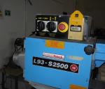 रोल सैंडर (रेगमाल - सैंडपेपर - का एक रोल लगी हुई घिसकर चिकना बनाने वाली मशीन) Masina de slefuit orizontala - SAMCO |  जॉइनरी मशीन (मिस्त्री का काम करने की मशीन) | लकड़ी का काम करने की मशीनरी | Sc TEHNOHOLZ GROUP sRL