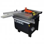 पैनल सॉ (लकड़ी के तख्तों को विशिष्ट आकार के पैनल में काटने के लिए आरा) Malá formatovacia píla |  जॉइनरी मशीन (मिस्त्री का काम करने की मशीन) | लकड़ी का काम करने की मशीनरी | Kusing Trade, s.r.o.
