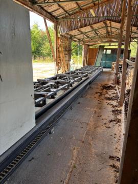 डबल ब्लेड ऐंगल सॉ (दोहरे ब्लेड वाला तिरछा काटने वाला आरा) Drekos made s.r.o |  सॉमिल (एक कारखाना जहाँ लट्ठों को तख्तों और फलकों में काटा जाता है) मशीनें | लकड़ी का काम करने की मशीनरी | Drekos Made s.r.o