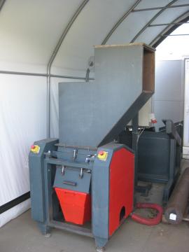 वुड़चिपर तथा श्रेडर (लकड़ी की कतरन करने वाला यंत्र Mlyn na drevo CASTULIK MN300 |  अपशिष्ट लकड़ी का संसाधन | लकड़ी का काम करने की मशीनरी | Ing.Častulík, s.r.o.