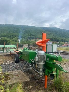 लॉग स्प्लिटर (लट्ठों को चीरने का यंत्र) Tark -50  |  अपशिष्ट लकड़ी का संसाधन | लकड़ी का काम करने की मशीनरी | Drekos Made s.r.o