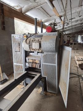 फ़्रेम सॉ (एक आरा जिसमें एक चौखट में ब्लेड लगा होता है) / सैश गैंग (एक चौखट में लगे कई आरों का समूह) Trak-met PRU 570/8 |  सॉमिल (एक कारखाना जहाँ लट्ठों को तख्तों और फलकों में काटा जाता है) मशीनें | लकड़ी का काम करने की मशीनरी | Drekos Made s.r.o